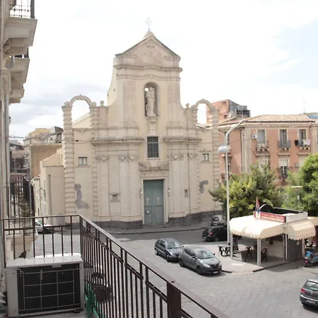 New Rubik's Castle בית הארחה קטאניה