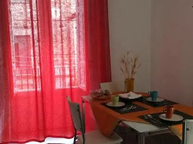 New Rubik's Castle בית הארחה 3*