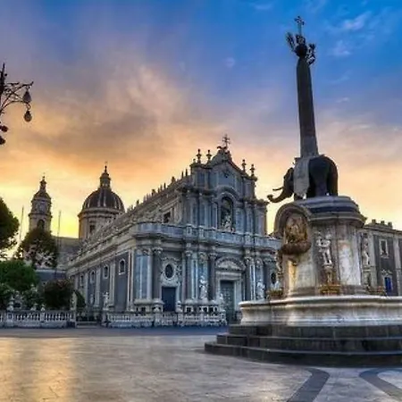 New Rubik's Castle בית הארחה קטאניה