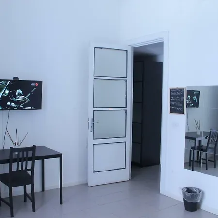 New Rubik's Castle בית הארחה